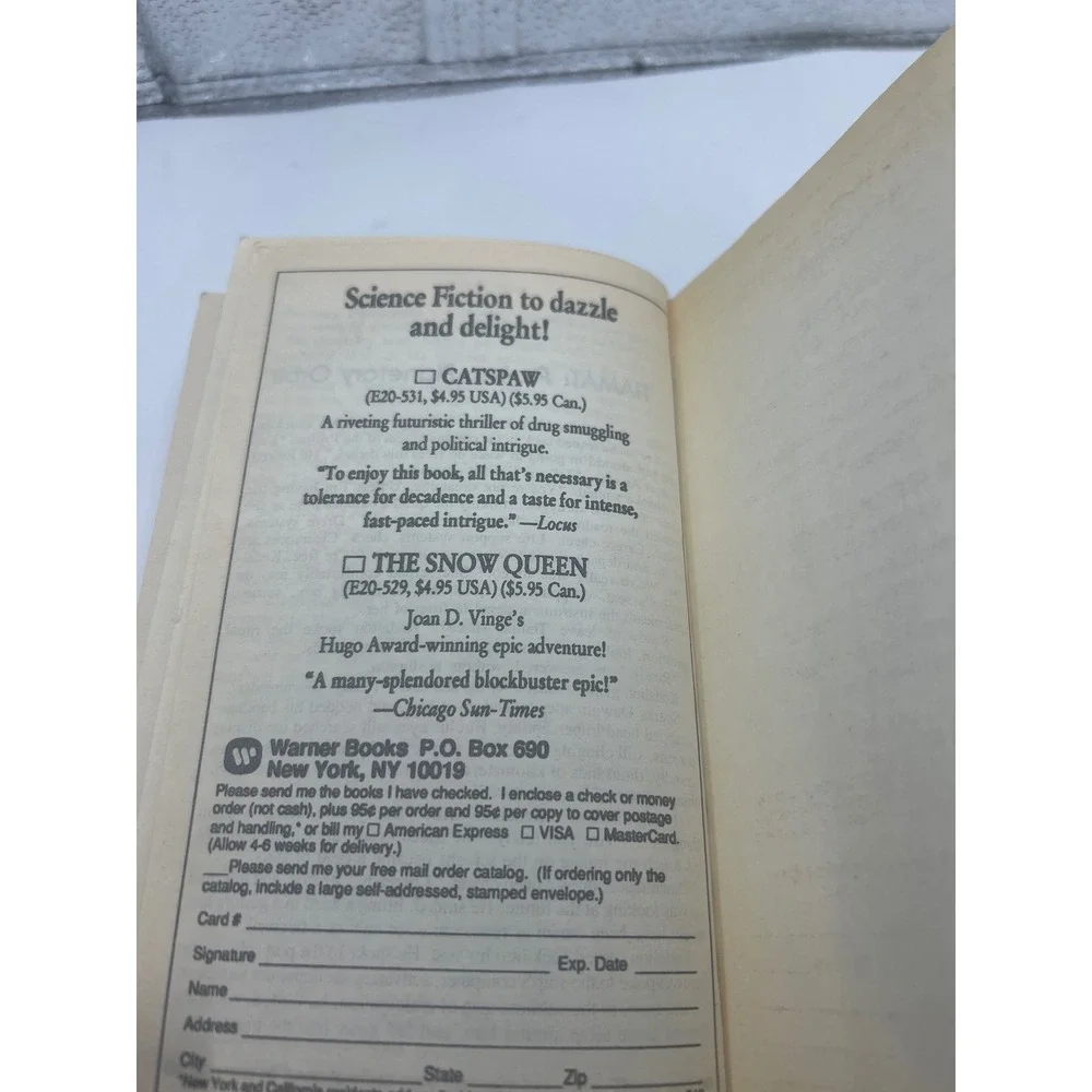 The Summer Queen Joan D‎ Vinge Science Fiction Paperback Book